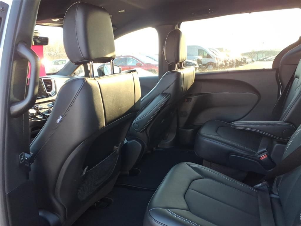 2026 Chrysler Voyager VOYAGER LX