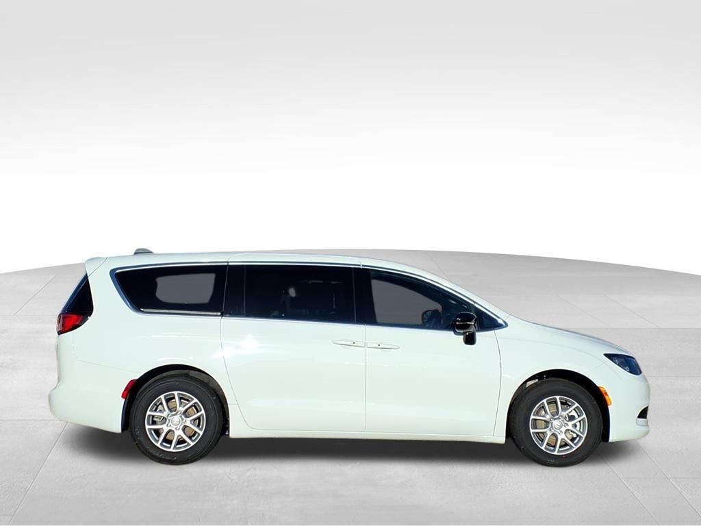 2026 Chrysler Voyager VOYAGER LX