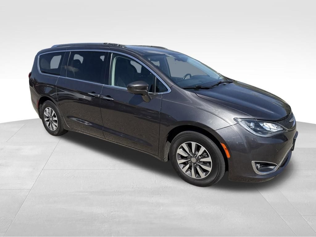 2020 Chrysler Pacifica Touring L Plus's photo