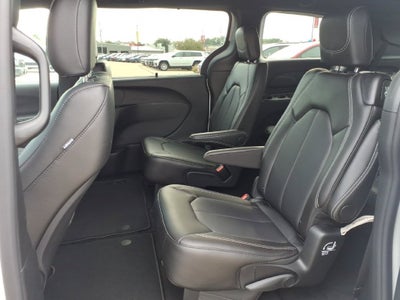 2027 Chrysler Pacifica PACIFICA SELECT AWD