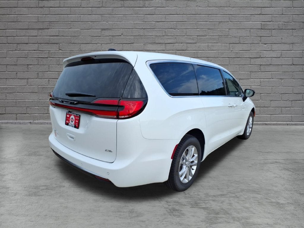 2027 Chrysler Pacifica PACIFICA SELECT AWD