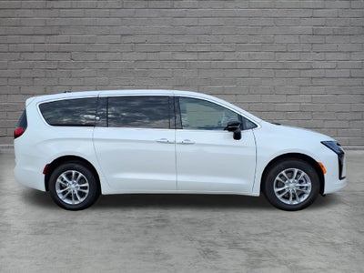 2027 Chrysler Pacifica PACIFICA SELECT AWD