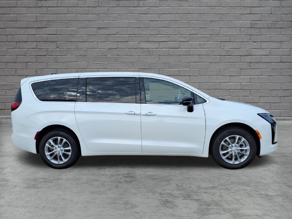 2027 Chrysler Pacifica PACIFICA SELECT AWD