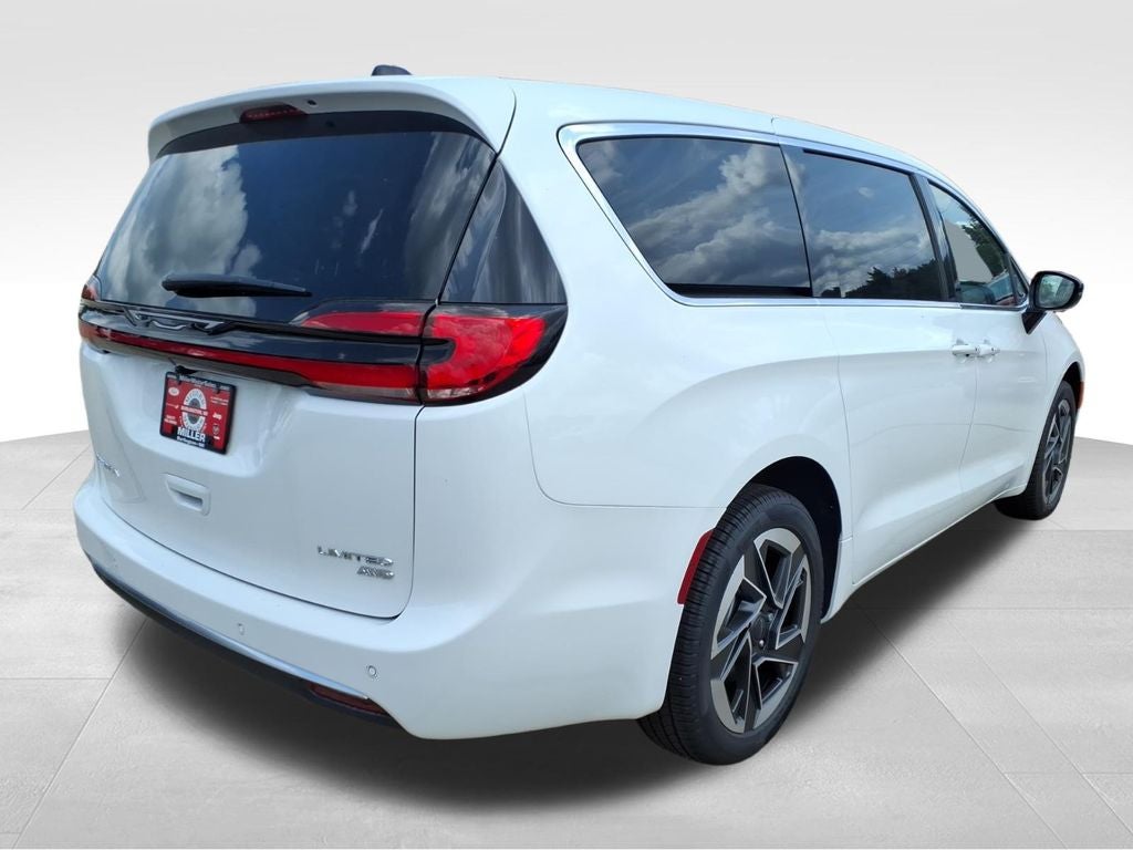 2027 Chrysler Pacifica PACIFICA LIMITED AWD