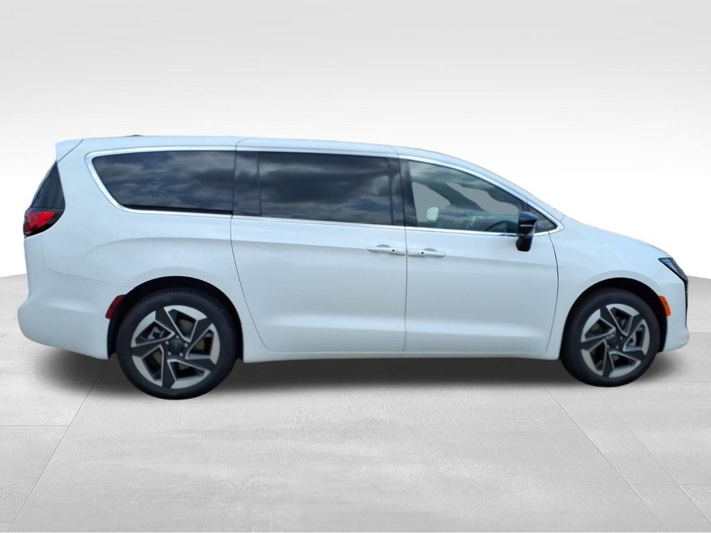 2027 Chrysler Pacifica PACIFICA LIMITED AWD