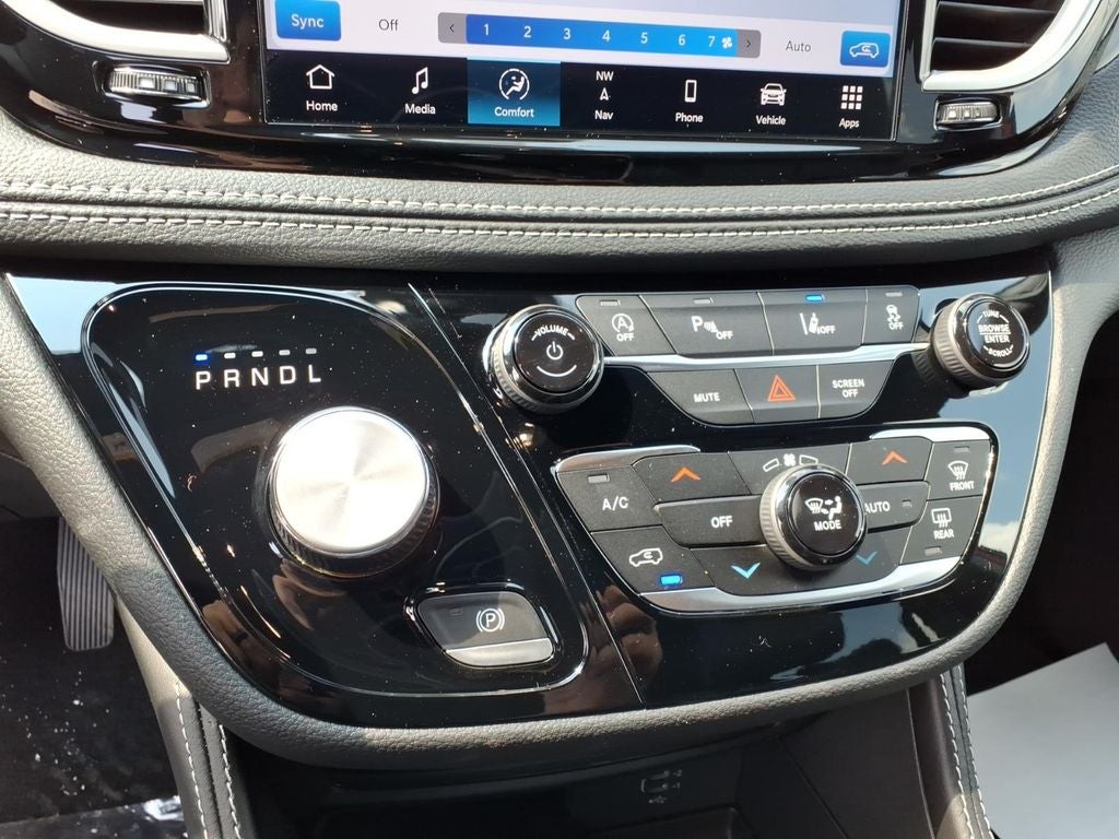 2027 Chrysler Pacifica Limited
