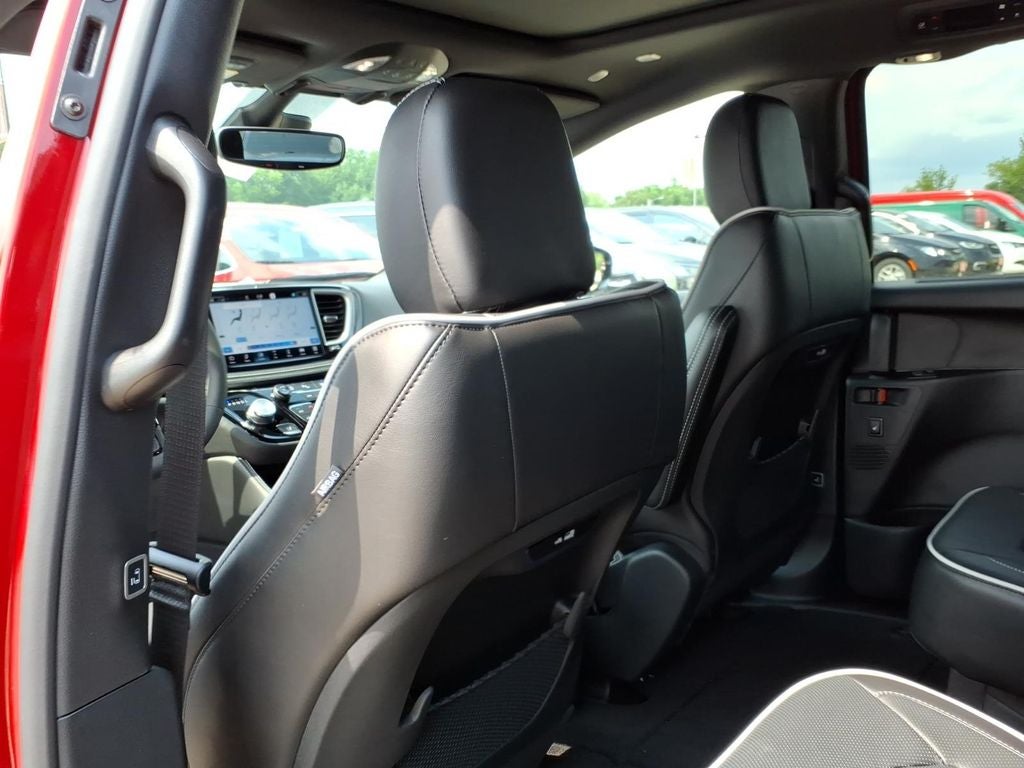 2027 Chrysler Pacifica Limited