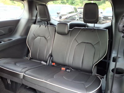 2027 Chrysler Pacifica Limited