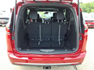 2027 Chrysler Pacifica Limited