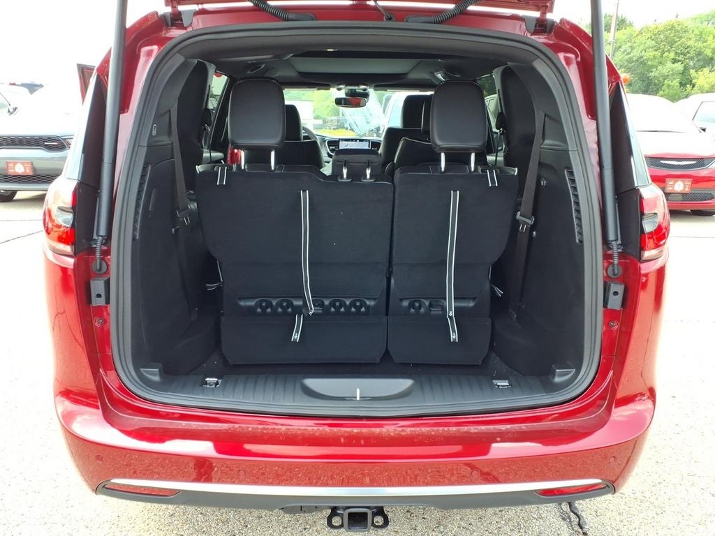 2027 Chrysler Pacifica Limited