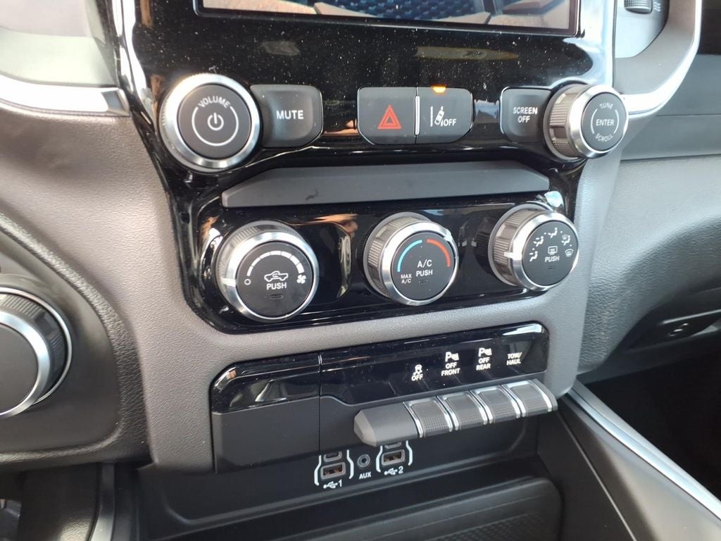 2026 RAM Ram 1500 RAM 1500 EXPRESS CREW CAB 4X4 5'7' BOX