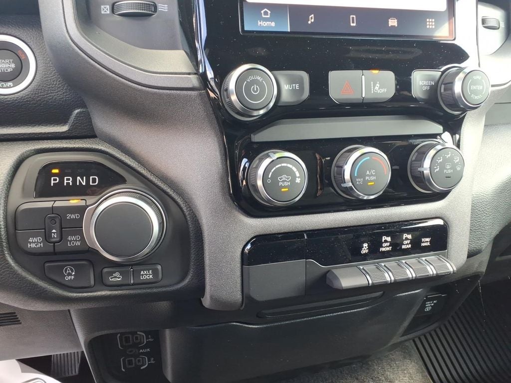 2026 RAM Ram 1500 RAM 1500 TRADESMAN CREW CAB 4X4 5'7' BOX