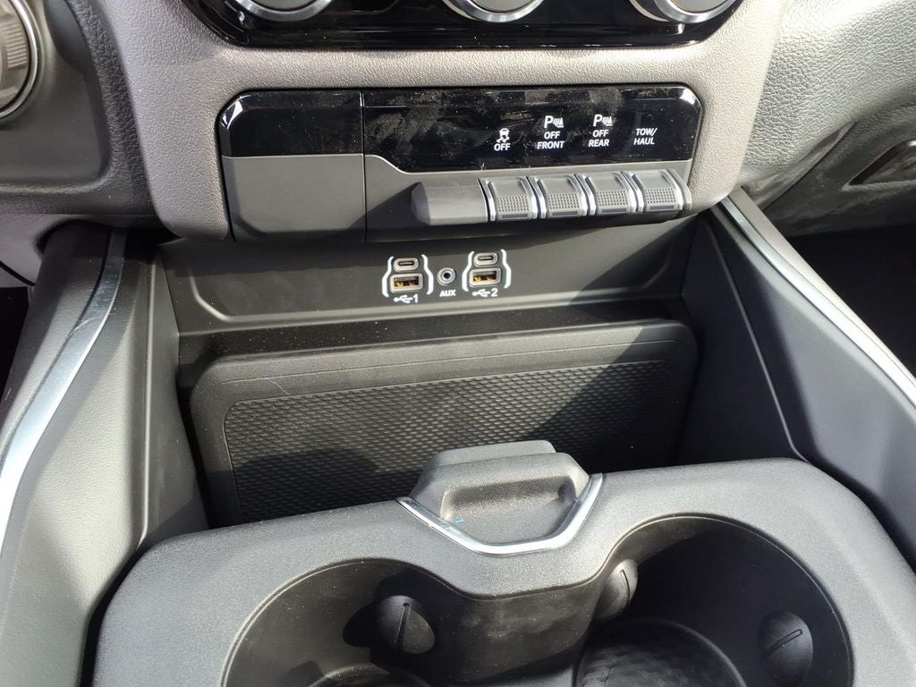 2026 RAM Ram 1500 RAM 1500 EXPRESS CREW CAB 4X4 5'7' BOX