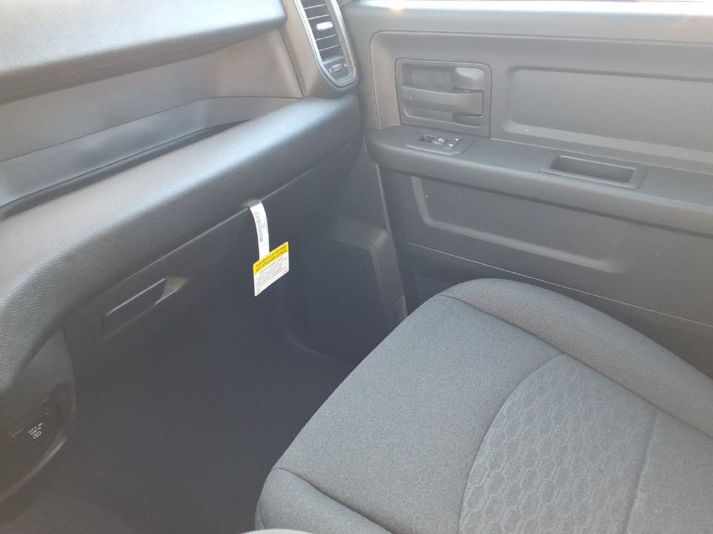 2027 RAM Ram 2500 RAM 2500 BLACK EXPRESS CREW CAB 4X4 6'4' BOX