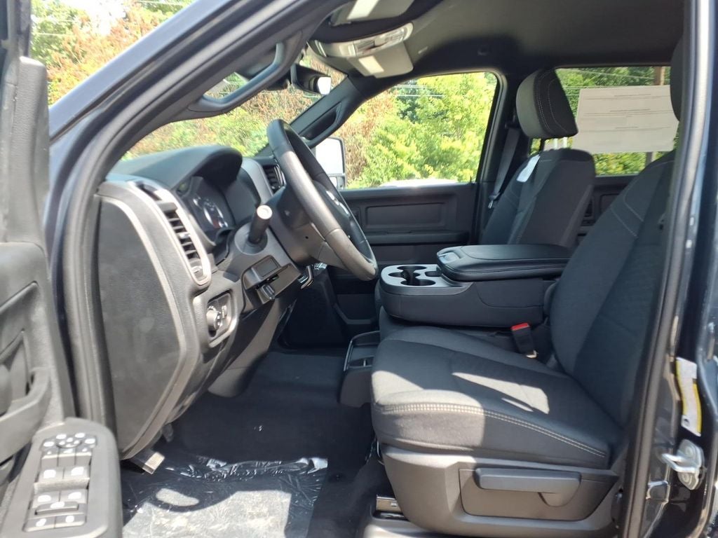 2026 RAM Ram 2500 RAM 2500 BLACK EXPRESS CREW CAB 4X4 6'4' BOX