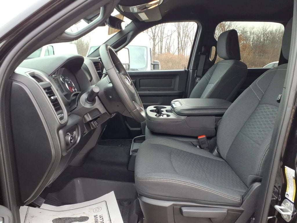 2026 RAM Ram 2500 RAM 2500 BLACK EXPRESS CREW CAB 4X4 6'4' BOX