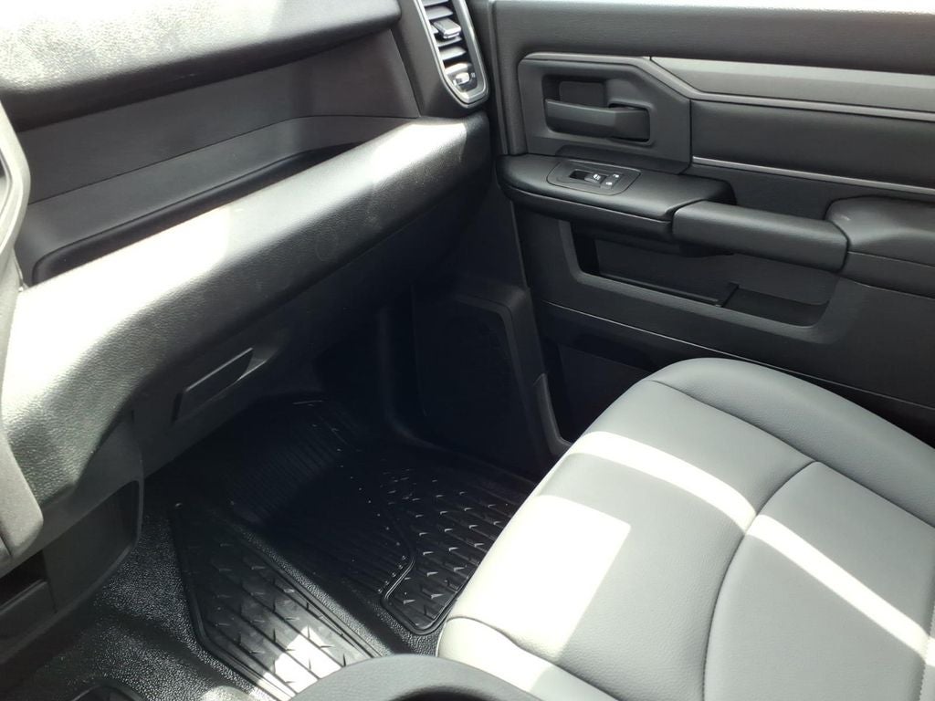 2026 RAM Ram 5500 Chassis Cab RAM 5500 TRADESMAN CHASSIS REGULAR CAB 4X4 84' CA