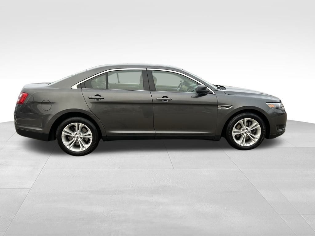 2016 Ford Taurus SE