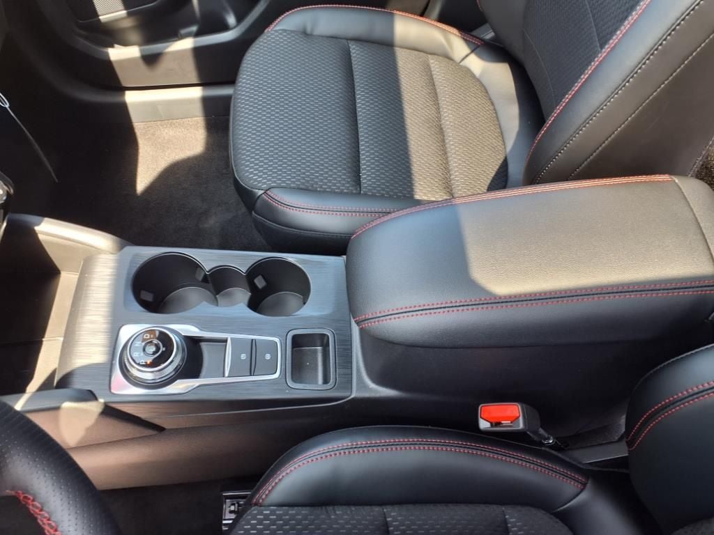 2025 Ford Escape Hybrid ST-Line