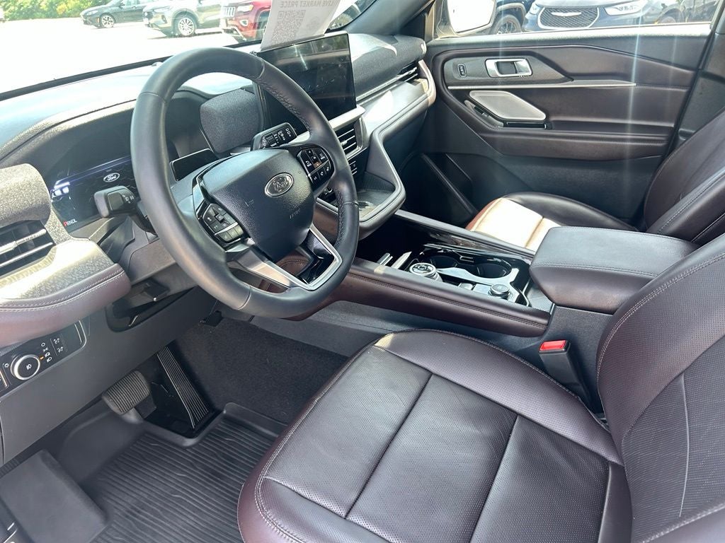 2025 Ford Explorer Platinum