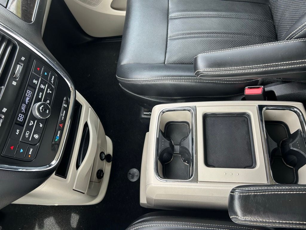 2013 Chrysler Town & Country Touring-L