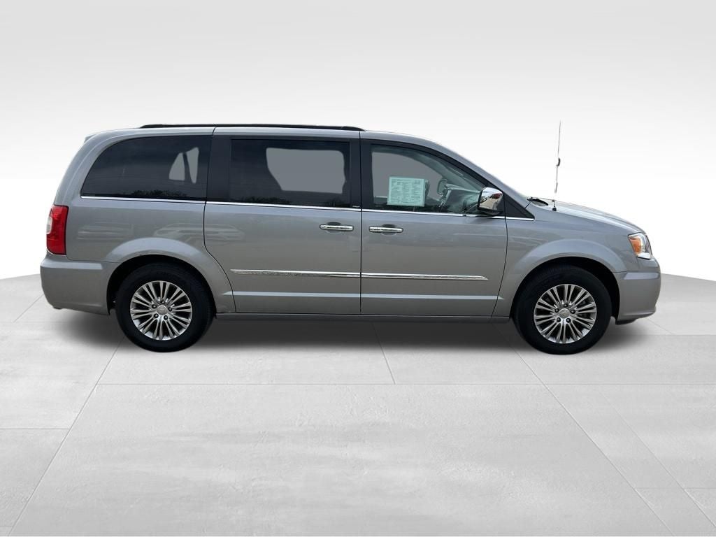 2013 Chrysler Town & Country Touring-L