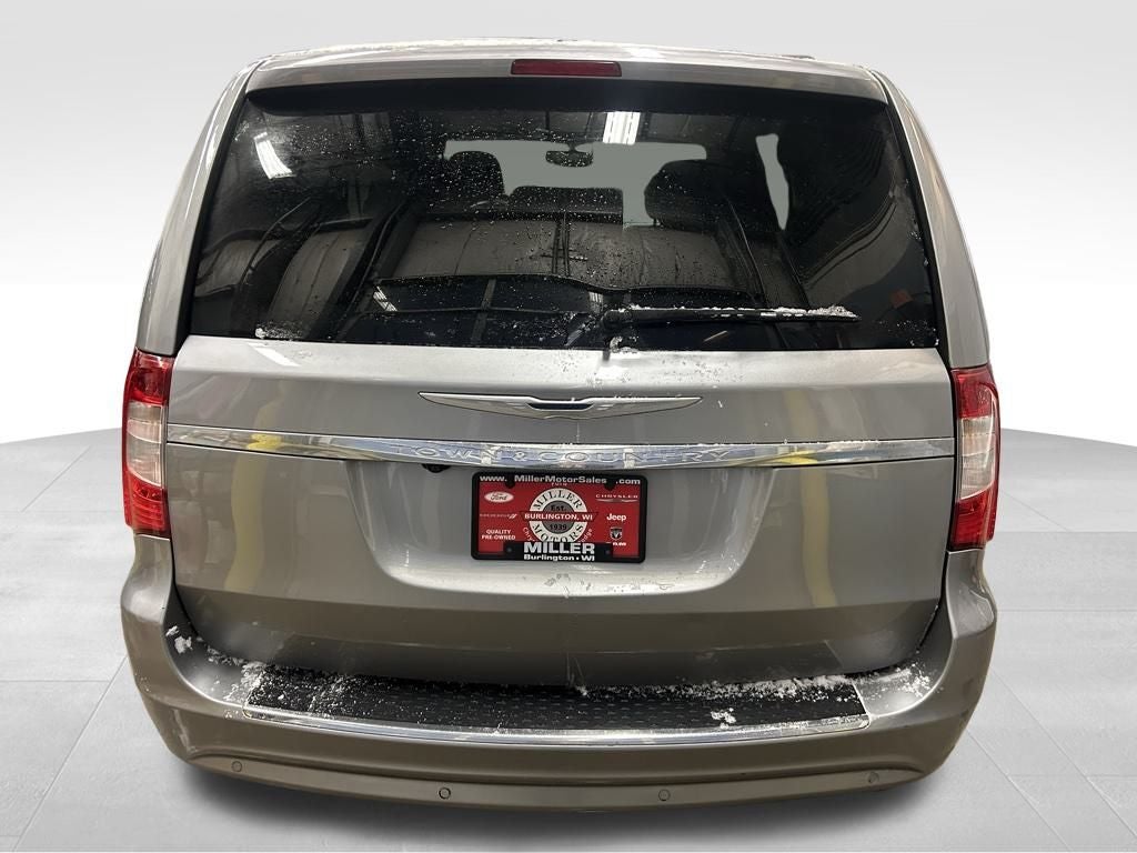 2016 Chrysler Town & Country Touring-L