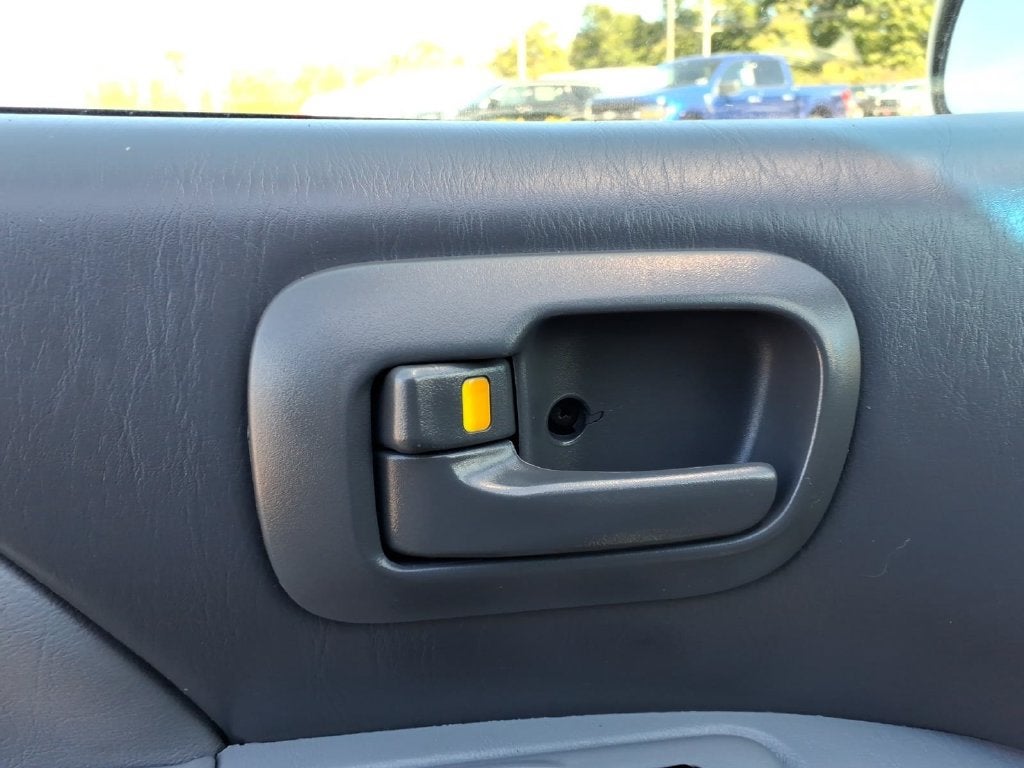 2003 Toyota Sienna LE