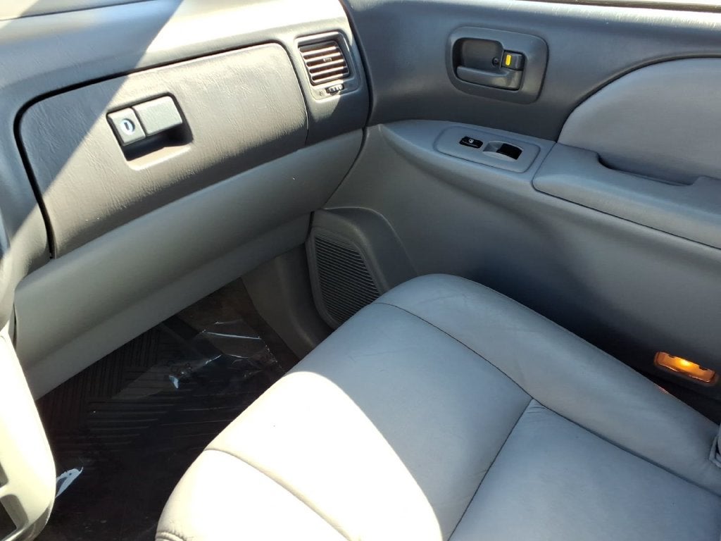 2003 Toyota Sienna LE