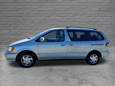 2003 Toyota Sienna LE