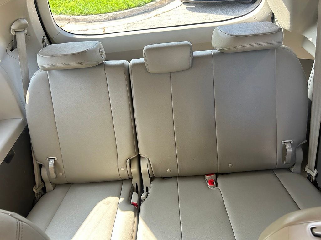 2016 Toyota Sienna XLE 8 Passenger