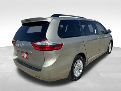 2016 Toyota Sienna XLE 8 Passenger