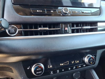 2025 Mitsubishi Outlander Base