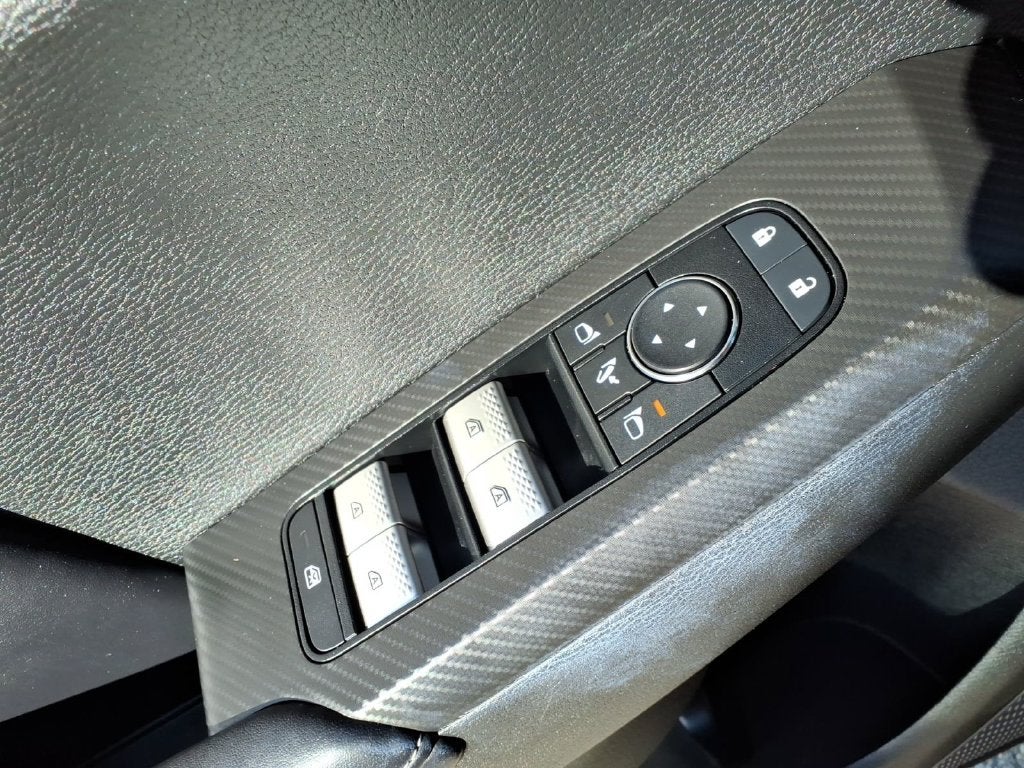 2025 Mitsubishi Outlander Base