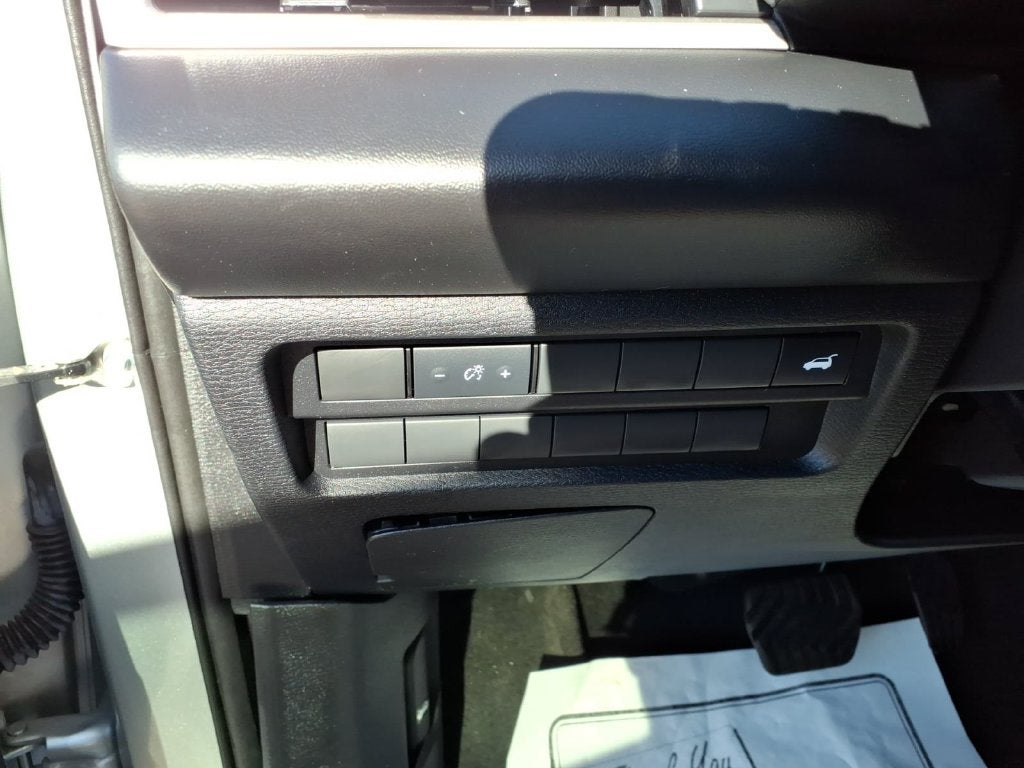 2025 Mitsubishi Outlander Base