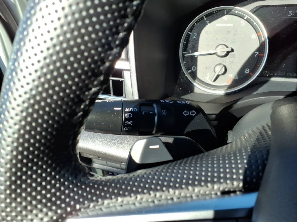 2025 Mitsubishi Outlander Base