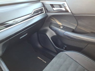 2025 Mitsubishi Outlander Base