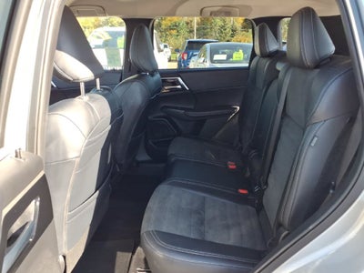2025 Mitsubishi Outlander Base