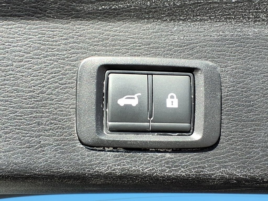 2025 Mitsubishi Outlander Base