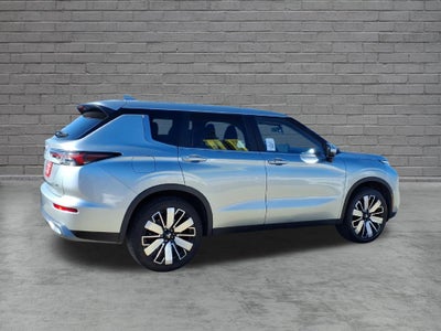 2025 Mitsubishi Outlander Base