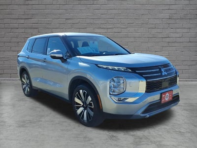 2025 Mitsubishi Outlander Base